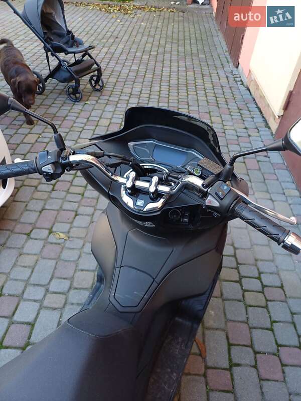 Скутер Honda PCX 125