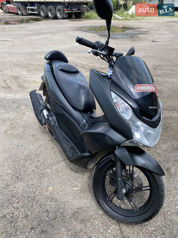 Скутер Honda PCX 150