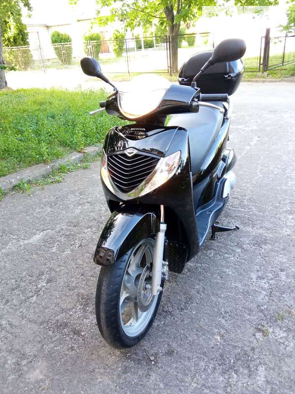 Скутер Honda SDH 150