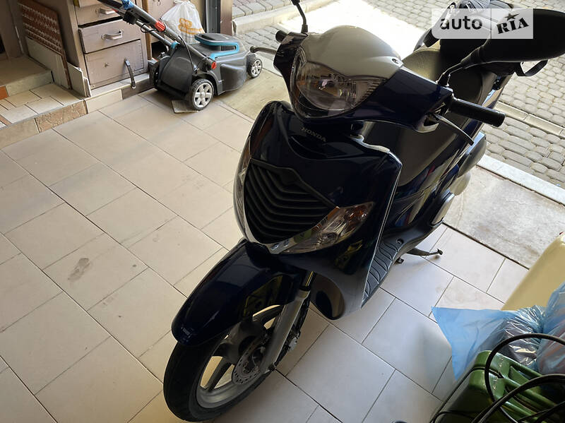 Скутер Honda SH 125