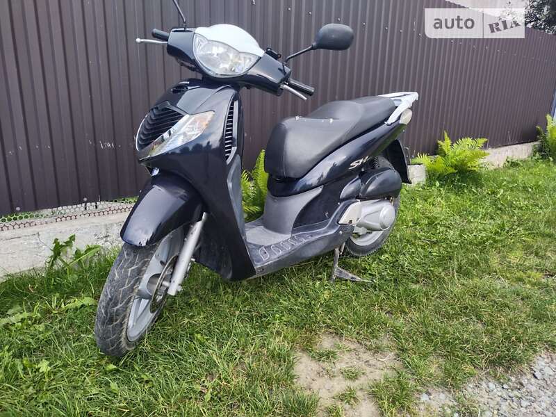 Максі-скутер Honda SH 125