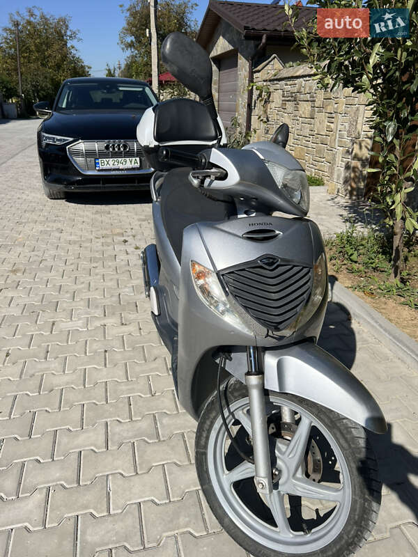 Скутер Honda SH 125