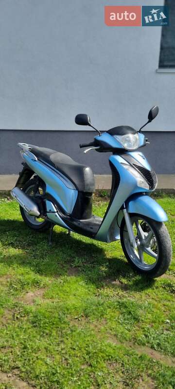 Макси-скутер Honda SH 150