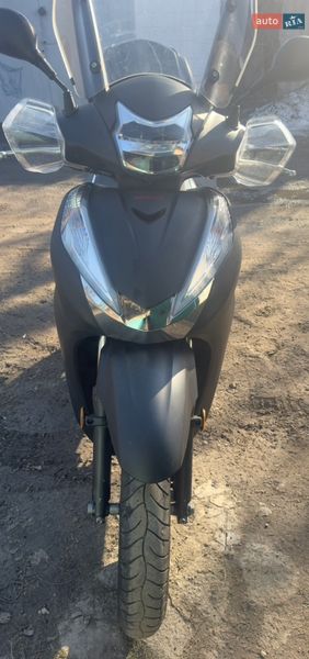 Макси-скутер Honda SH 300i