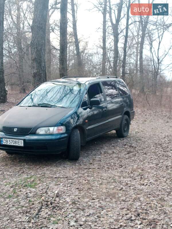 Мінівен Honda Shuttle