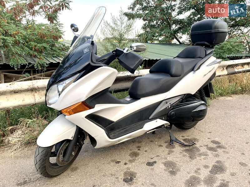 Honda Silver Wing 400