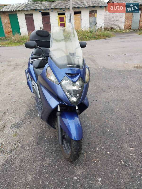 Honda Silver Wing 400