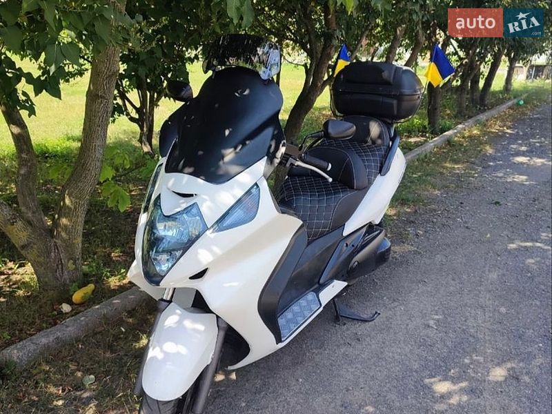 Honda Silver Wing 400