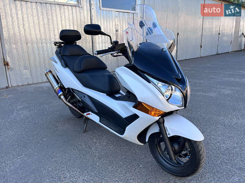Грузовые мотороллеры, мотоциклы, скутеры, мопеды Honda Silver Wing 600