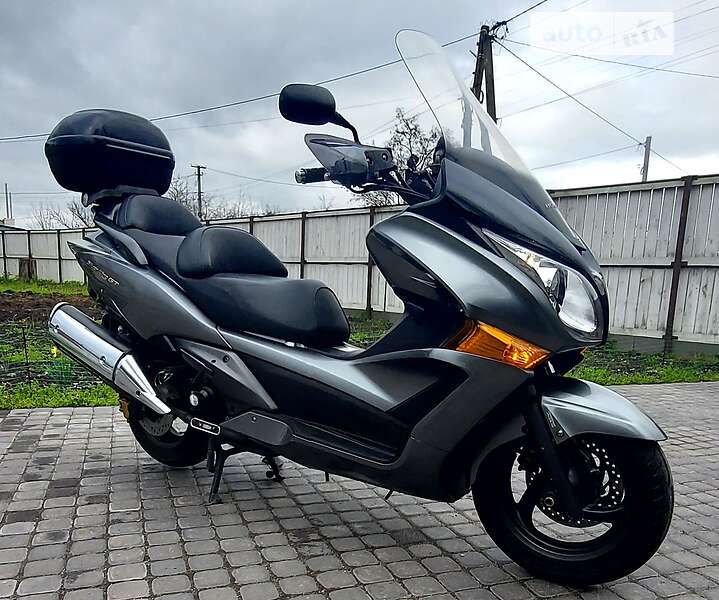 Макси-скутер Honda Silver Wing GT 600