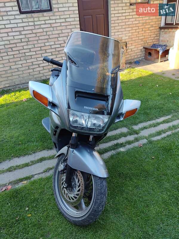 Мотоцикл Спорт-туризм Honda ST 1100 Pan European