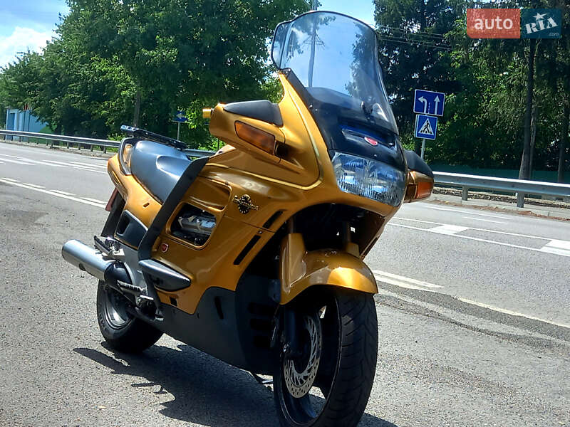 Мотоцикл Спорт-туризм Honda ST 1100 Pan European