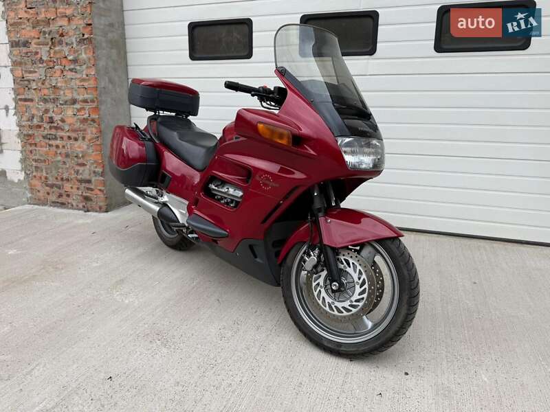 Мотоцикл Туризм Honda ST 1100 Pan European