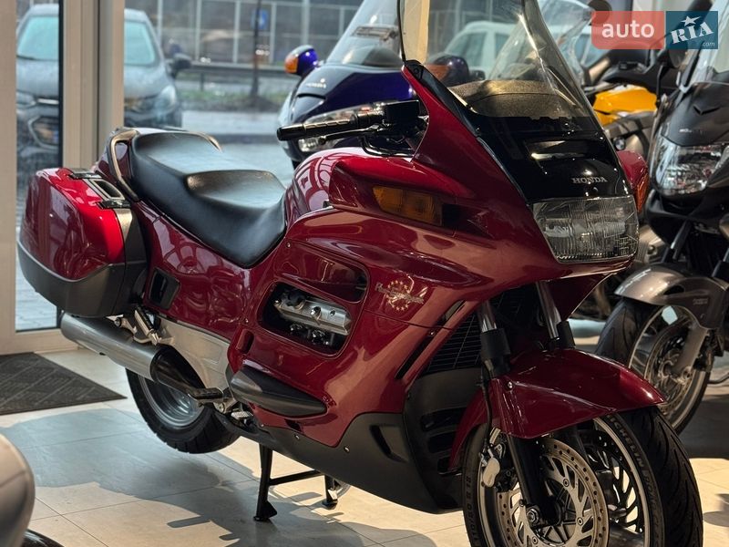 Мотоцикл Туризм Honda ST 1100 Pan European