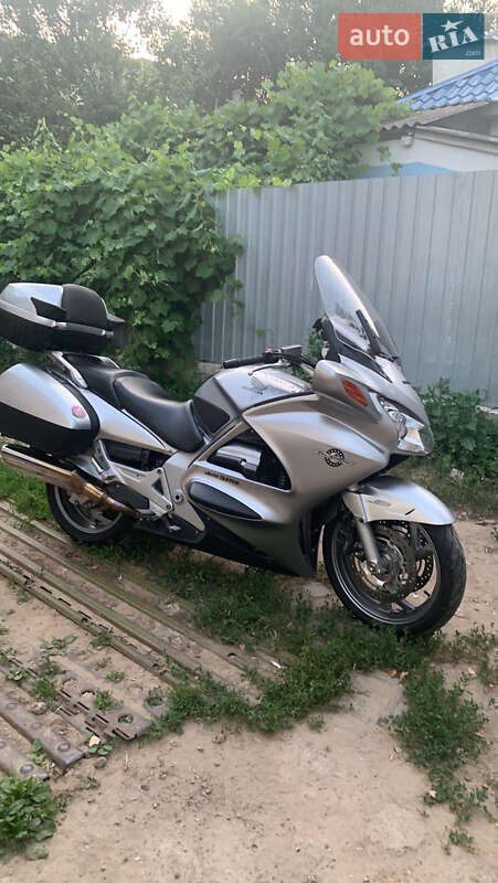 Мотоцикл Спорт-туризм Honda ST 1300 Pan European