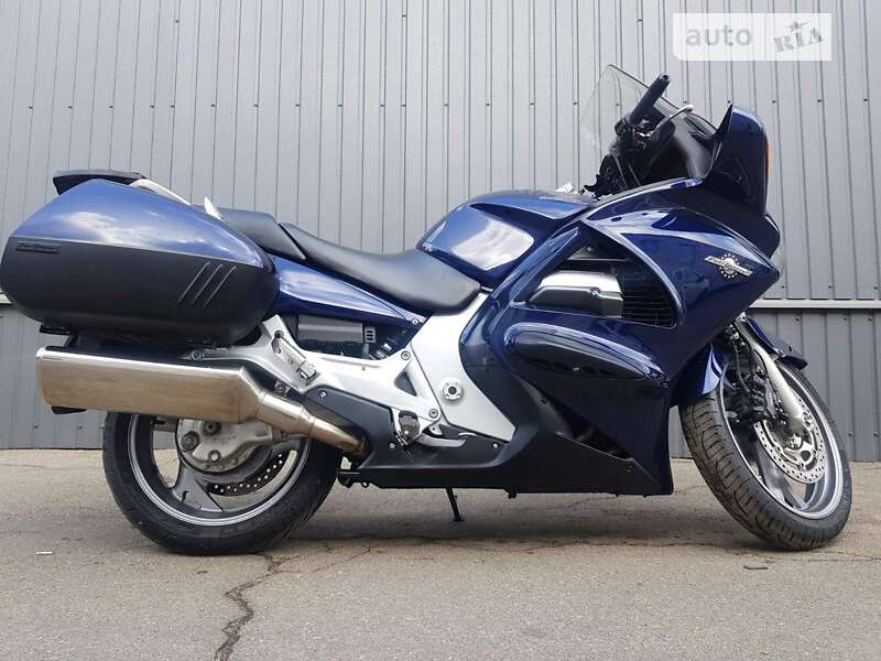 Мотоцикл Спорт-туризм Honda ST 1300 Pan European