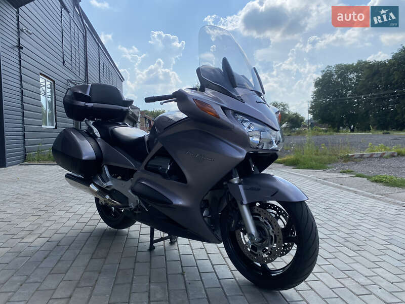 Мотоцикл Круизер Honda ST 1300 Pan European