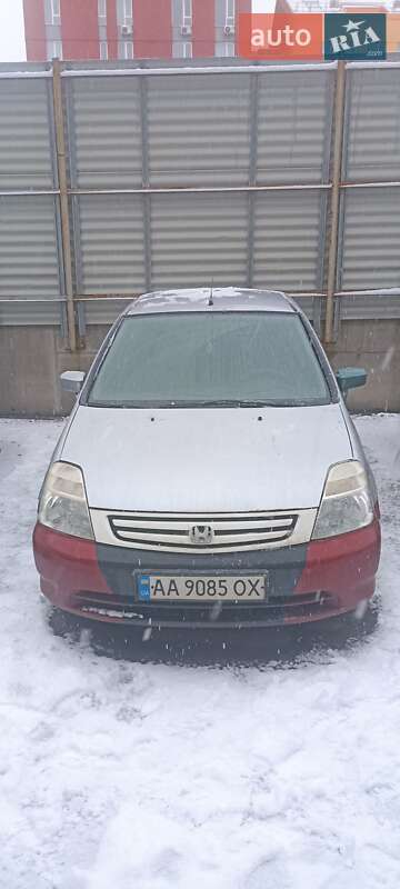 Легковые Honda Stream