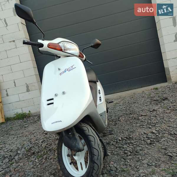 Скутер Honda Tact AF-18