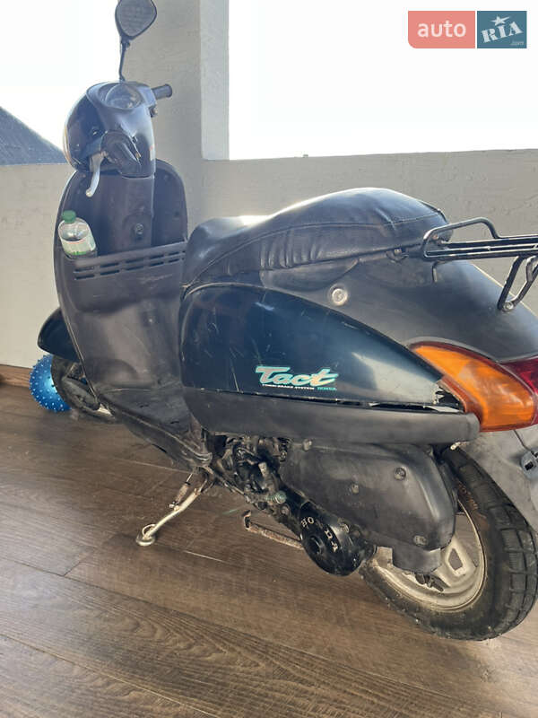 Грузовые мотороллеры, мотоциклы, скутеры, мопеды Honda Tact AF-51