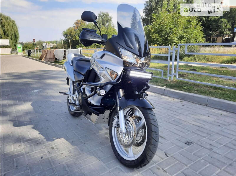 Мотоцикл Туризм Honda Varadero 1000