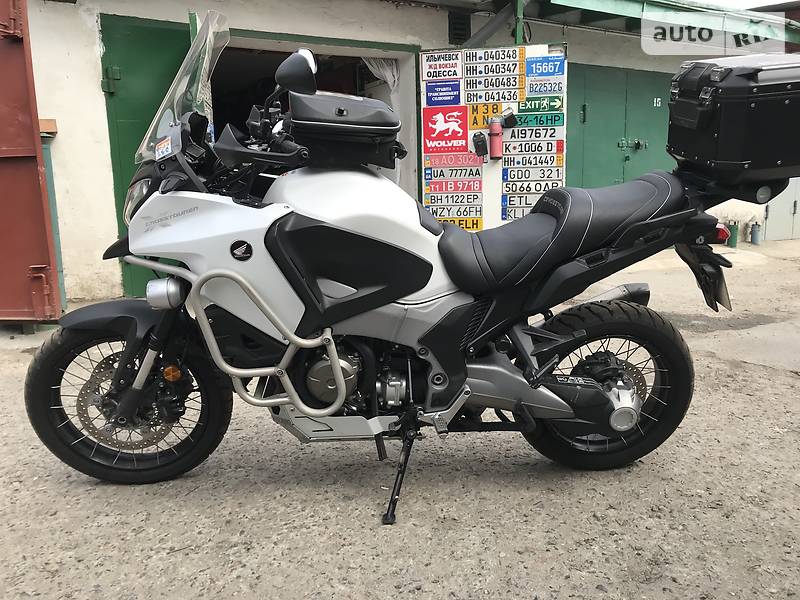 Мотоцикл Багатоцільовий (All-round) Honda VFR 1200F