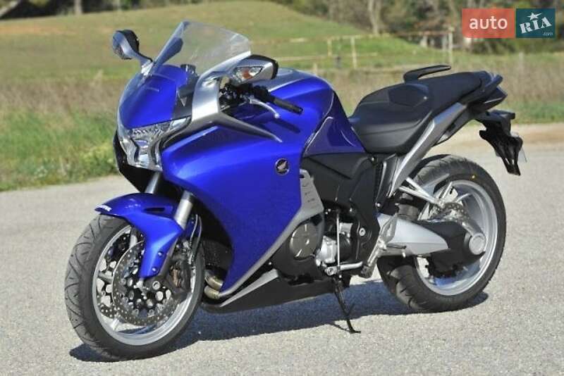 Мотоцикл Спорт-туризм Honda VFR 1200F