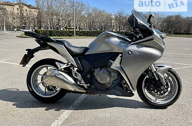 Honda VFR 1200F  2010