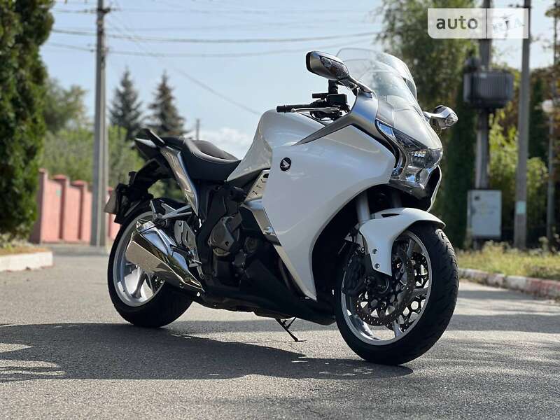 Спортбайк Honda VFR 1200F