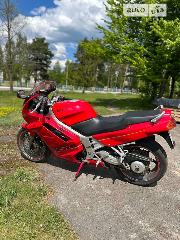 Мотоцикл Спорт-туризм Honda VFR 750F