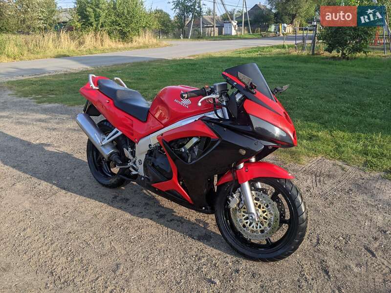 Мотоцикл Спорт-туризм Honda VFR 750F