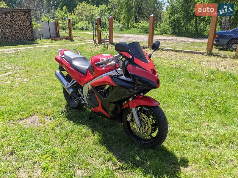 Мотоцикл Спорт-туризм Honda VFR 750F