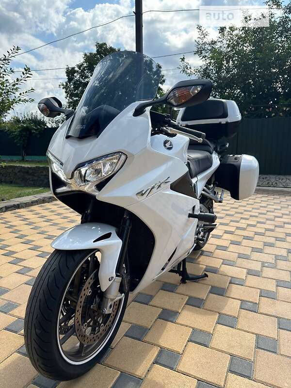 Мотоцикл Спорт-туризм Honda VFR 800F Interceptor