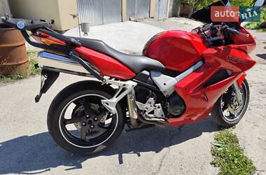 Honda VFR 800F Interceptor  2003