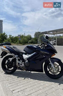 Honda VFR 800F Interceptor  2003