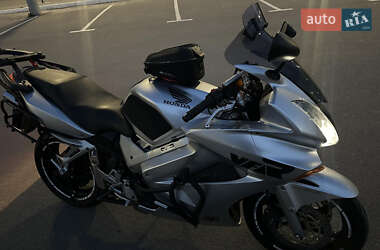 Honda VFR 800F Interceptor  2002