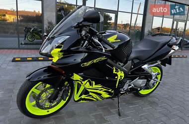 Honda VFR 800F Interceptor  2002