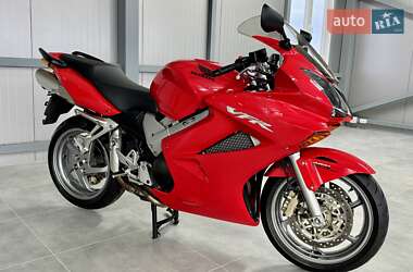 Honda VFR 800F Interceptor  2005