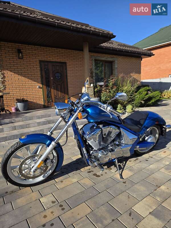 Мотоцикл Классик Honda VT 1300CX Fury