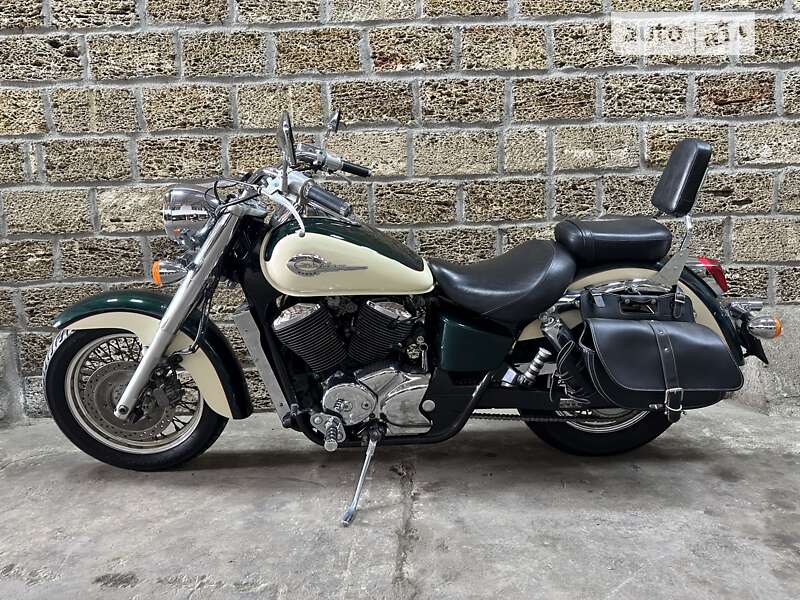 Мотоцикл Классік Honda VT 400