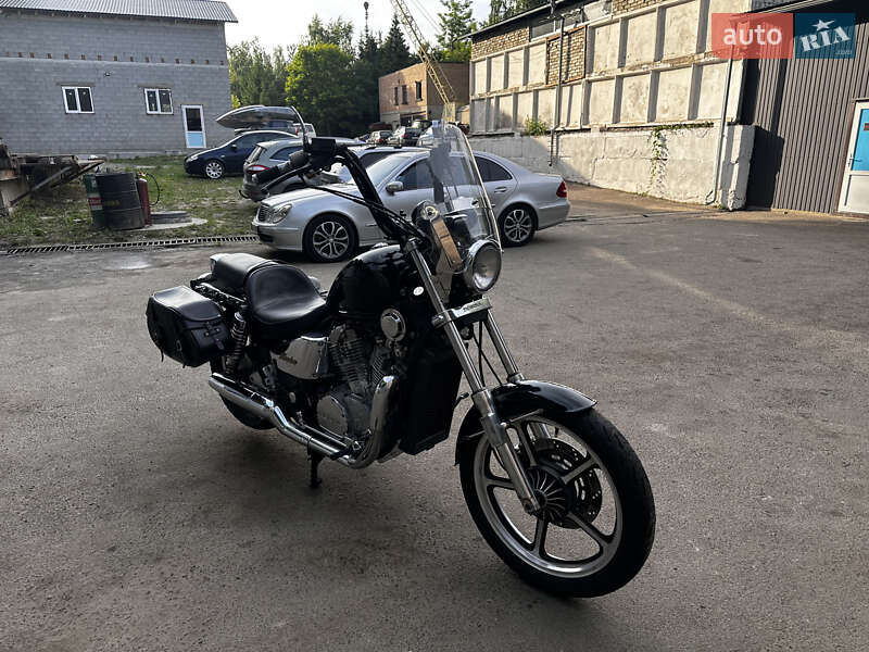 Мотоцикл Круизер Honda VT 700C