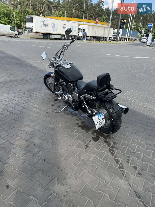 Мотоцикл Чоппер Honda VT 750C