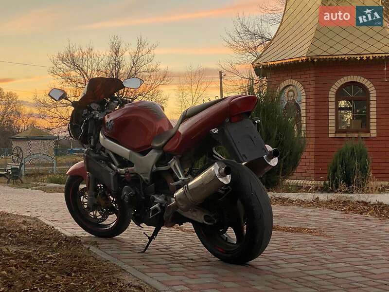 Спортбайк Honda VTR 1000F