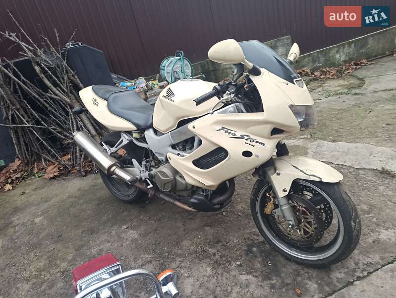 Мотоцикл Спорт-туризм Honda VTR 1000F