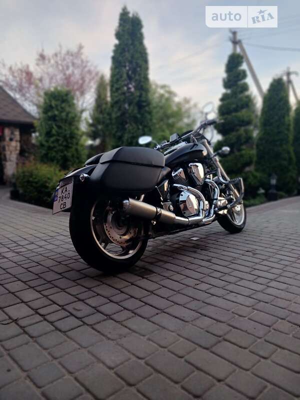 Мото Honda VTX 1800F