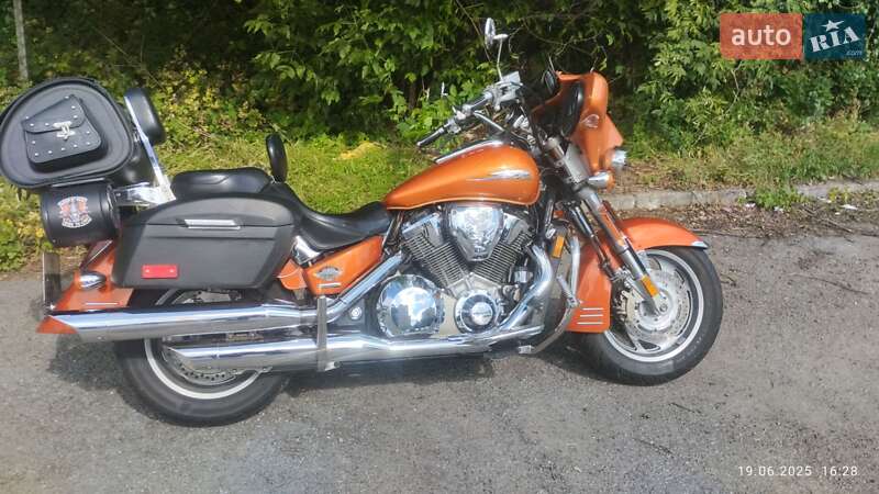 Мотоцикл Круизер Honda VTX 1800R