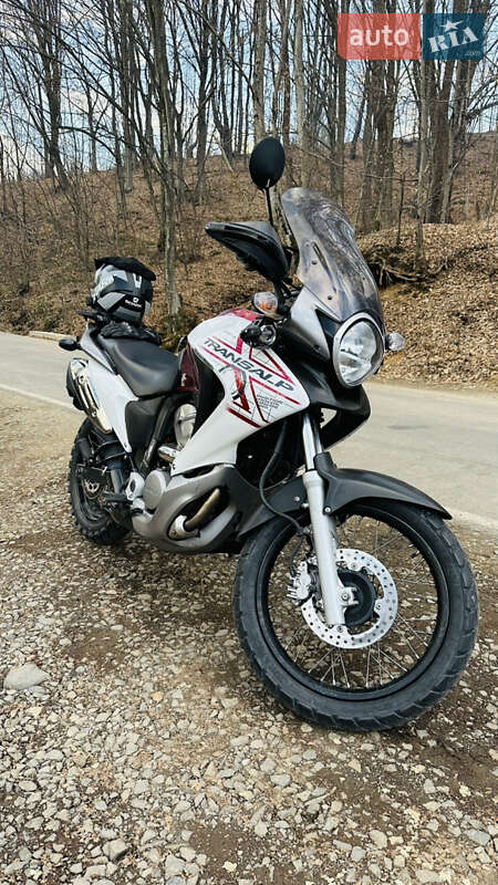 Мотоцикл Спорт-туризм Honda XL 700V Transalp