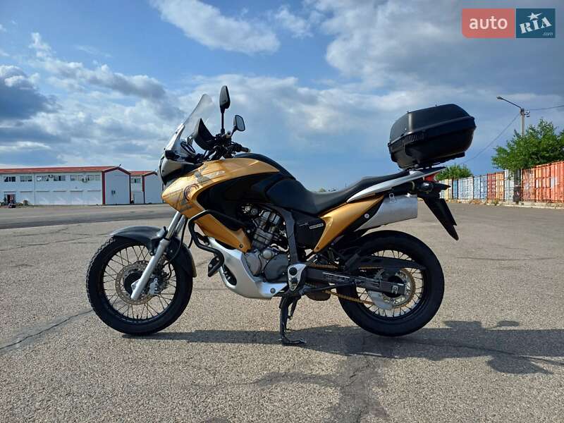 Мотоцикл Туризм Honda XL 700V Transalp