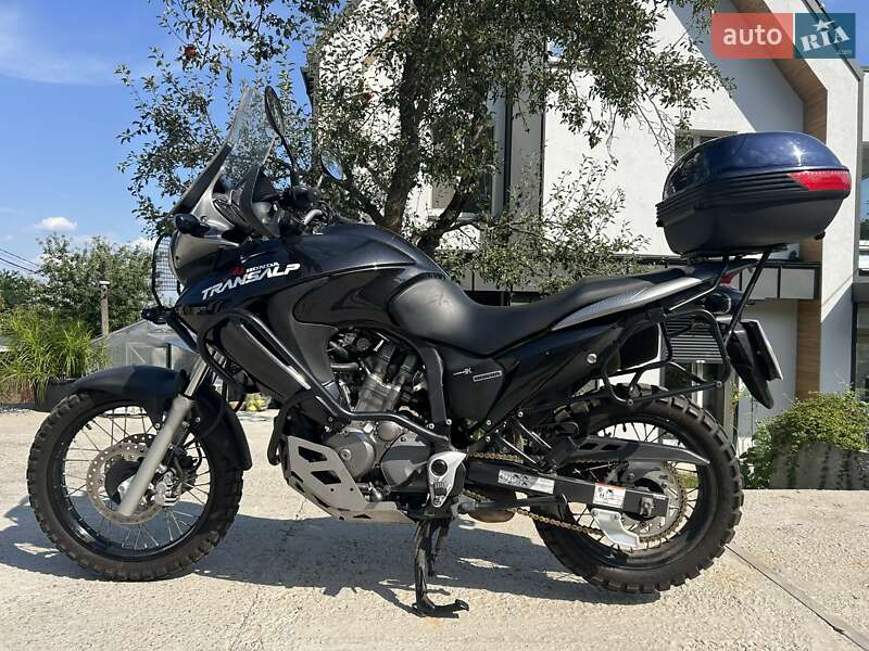Мотоцикл Спорт-туризм Honda XL 700V Transalp
