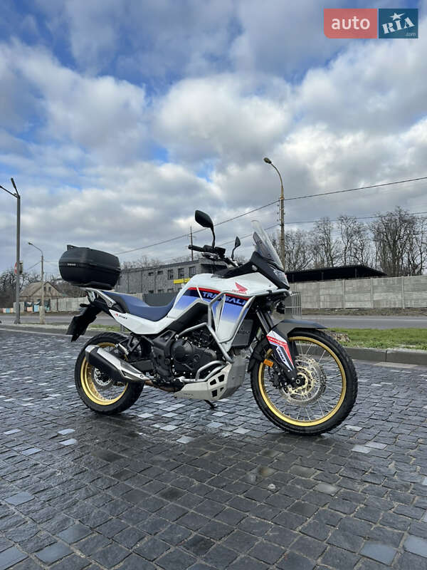 Мотоцикл Спорт-туризм Honda XL 750V Transalp